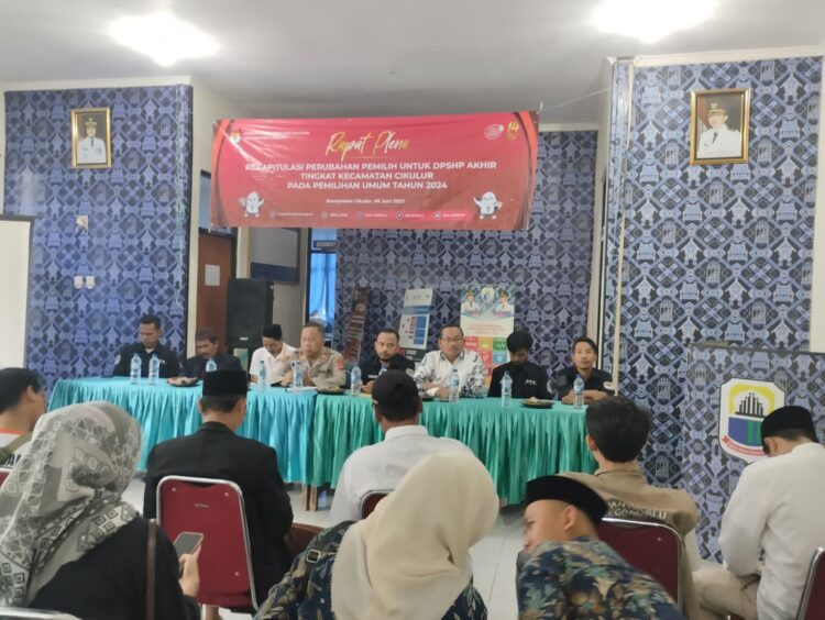 PPK Cikulur Gelar Rapat Pleno Rekapitulasi Perubahan Pemilih Untuk DPSHP Akhir Tingkat Kecamatan Pada Pemilu Tahun 2024.