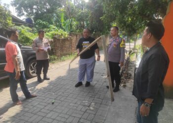 Satreskrim Polres Cilegon Datangi TKP Pria Tersengat Listrik
