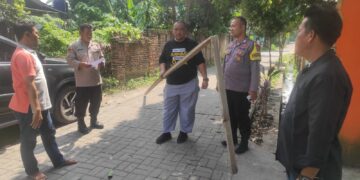 Satreskrim Polres Cilegon Datangi TKP Pria Tersengat Listrik