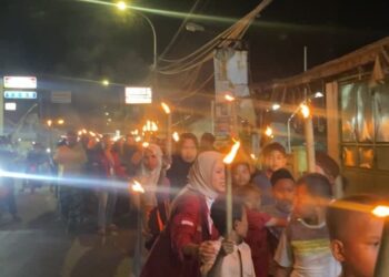 Kelompok KKN 32 Uniba Berkolaborasi dengan Mahasiswa UGM dan Untirta Gelar acara 10 Muharam