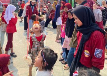 Kelompok KKM 32 Uniba Sukseskan Peringatan HUT RI 78 di Desa Tanara