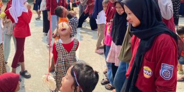Kelompok KKM 32 Uniba Sukseskan Peringatan HUT RI 78 di Desa Tanara