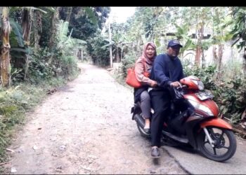 Relawan Bupati Irna Narulita Pagerbatu Mengaku Kecewa Lantaran Pembangun Jalan Tak Kunjung Direalisasikan