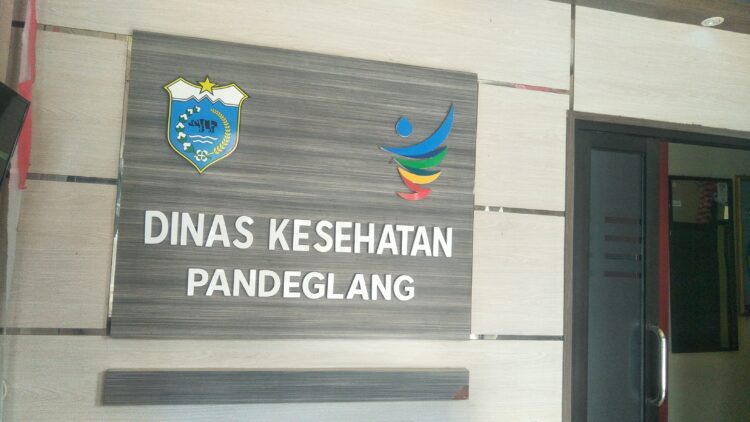 Kadis Dinkes Pandeglang Mengaku Lupa Soal Standarisasi Plang Informasi Praktik Mandiri