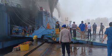 Ditpolairud Polda Banten Respon Cepat Terkait Kebakaran KMP Mutiara Berkah