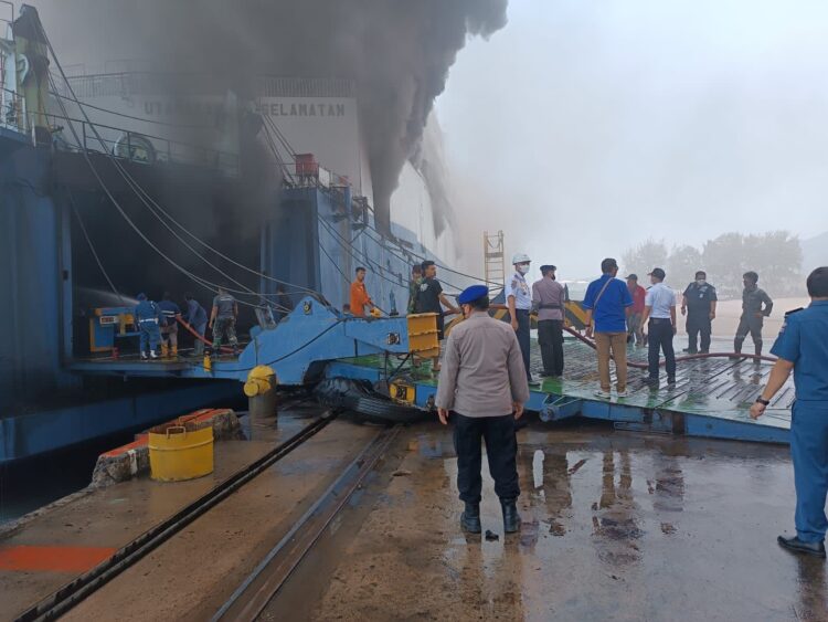 Ditpolairud Polda Banten Respon Cepat Terkait Kebakaran KMP Mutiara Berkah