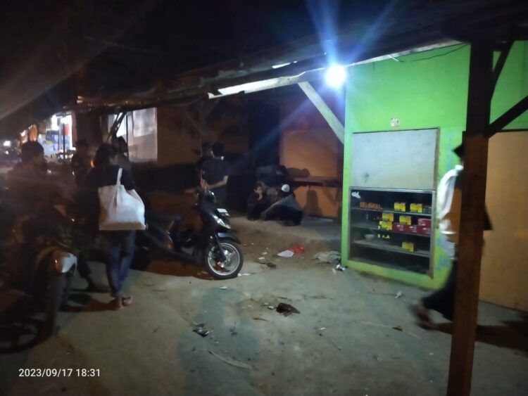 Warga Pasir Kelapa Grebek Bengkel di Terminal Kadubanen yang Diduga Jadi Tempat Transaksi Obat Tanpa Izin Edar