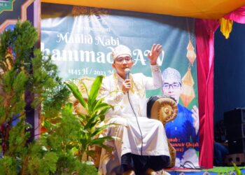 Warga Graha Asri Pandeglang Peringati Maulid Nabi Muhamad SAW 1445 H