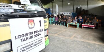 Bupati Pesawaran Lepas Pendistribusian Logistik Pemilu 2024