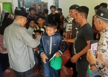 Erli Hasim Salurkan Paket Ramadhan Kepada Anak Yatim Di Simeulue