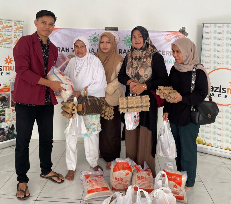 LAZISMU Aceh Salurkan Paket Ramadhan Untuk Masyarakat Banda Aceh dan Aceh Besar