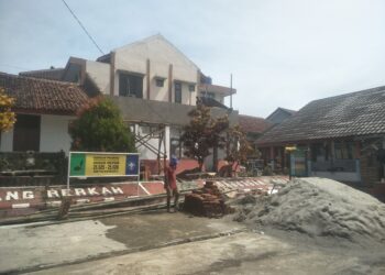 Proyek Rehabilitasi Kantor SDN Pagadungan 2 Diduga Tidak Terapkan K3 dan Langgar UU KIP