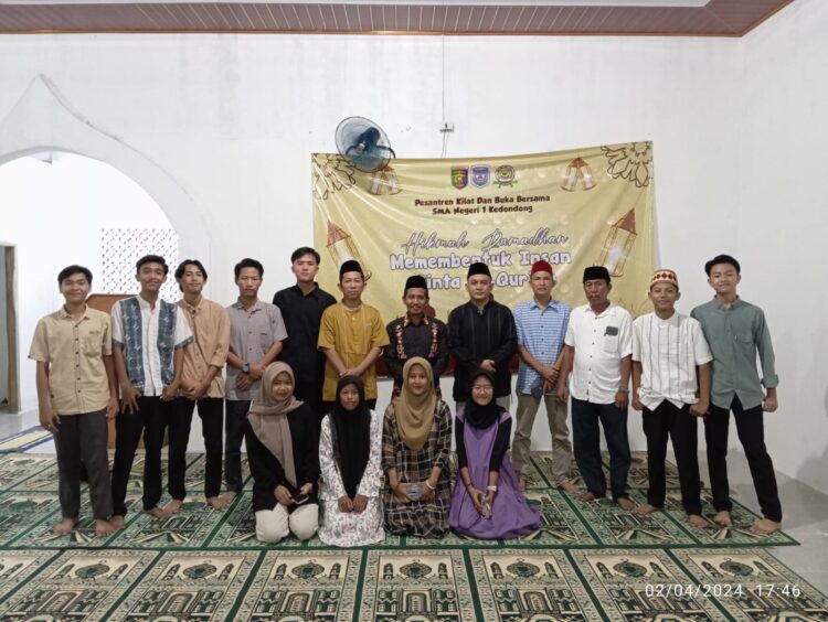 SMAN 1 Kedondong Kabupaten Pesawaran Gelar Pesantren Kilat dan Buka Puasa Bersama