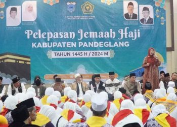 Pemkab Pandeglang Lepas Jemaah Haji Kloter 15 
