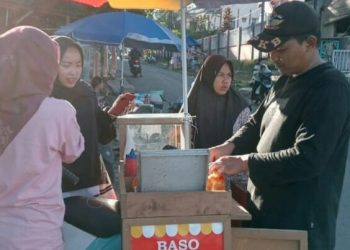 Viral !!! Pentol Ayam Mercon Pak Hadi Kini Ada di Karangtanjung