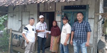 Ketua LPKSM Santuni Lansia Tidak Mampu