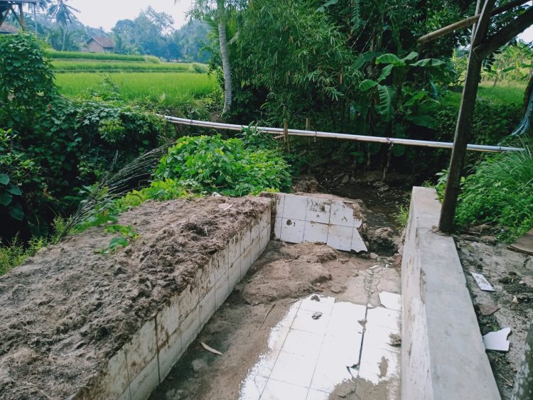 Hampir 10 Tahun Pencemaran Aliran Sungai Cikupa Ancam Kesehatan Warga