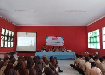 Kukerta 87 UIN SMH Banten Gelar Seminar Pendidikan di SMKN 1 Cileles