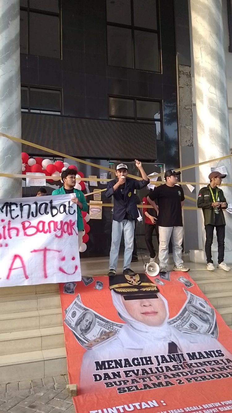 Mahasiswa Tagih Janji Manis Bupati Pandeglang