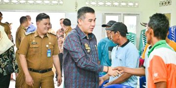 Bupati Pesawaran Hadiri Penyerahan BLT Dana Desa