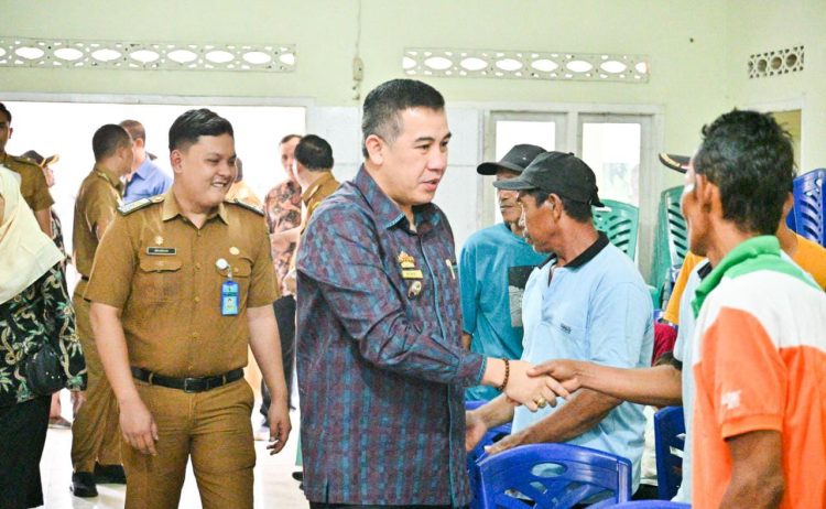 Bupati Pesawaran Hadiri Penyerahan BLT Dana Desa