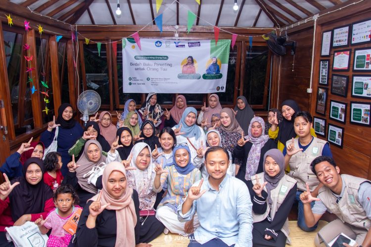 TBM Bale Baca Cijayanti Gelar Bedah Buku untuk Orang Tua