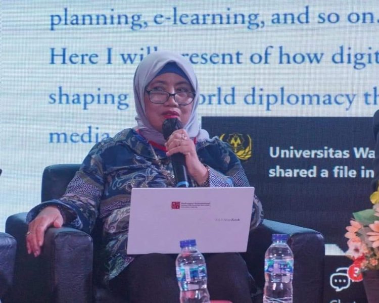 Guru Besar FISIP Unila : Perempuan Lebih Mampu Membangun Jejaring Hingga Akar Rumput