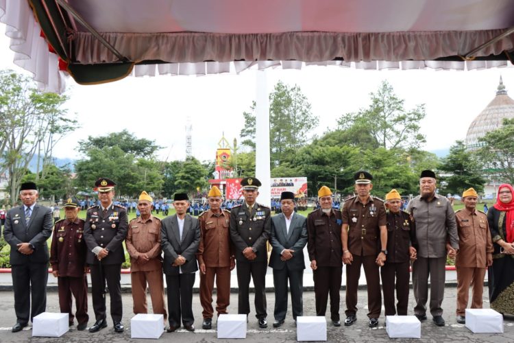 Wakil Ketua 1 DPRK Aceh Tengah Hadiri Upacara Hari Pahlawan