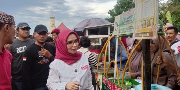 Penghujung Masa Kampanye, Nanda Indira Sempatkan Kunjungi Para Pedagang di Tugu Penganten Pesawaran