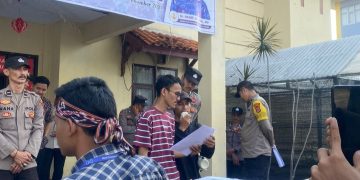 Diduga Ada Pungli, Puluhan Mahasiswa Geruduk Kantor Dinas Pertanian dan Ketahanan Pangan Pandeglang