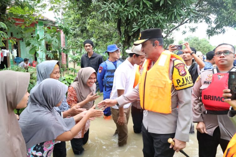 Kapolda Banten Tinjau Lokasi Banjir di Kabupaten Pandeglang