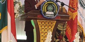 Ketua PPNI Bireuen pada Yudisium FIKes UMMAH : Attitude is Everything!