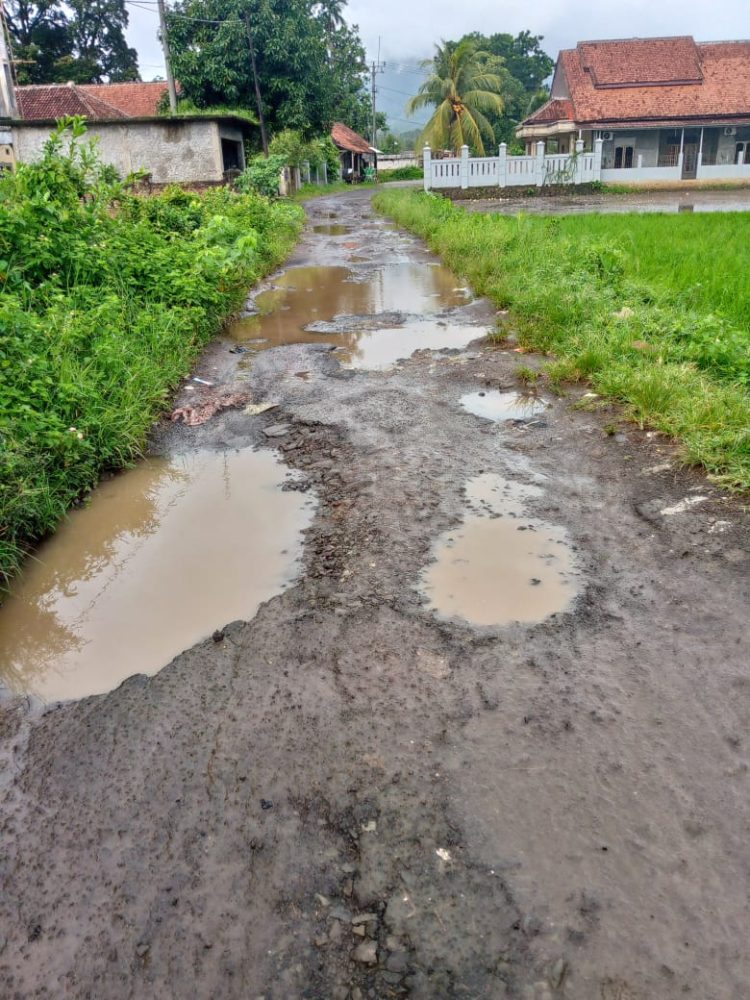 Sejumlah Tokoh Pakuluran Angkat Bicara Soal Jalan Rusak di Kaducaladi