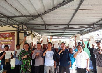Melalui Program PTSL, 583 Sertifikat Tanah Dibagikan di Kelurahan Kadomas