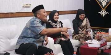 KIP Serahkan Hasil Penetapan Bupati – Wabup Aceh Tengah Terpilih