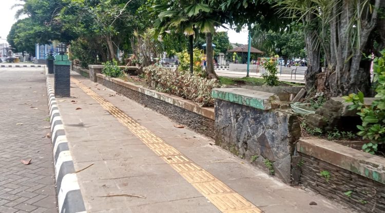 Habiskan Anggaran Rehab 3,6 Milyar, Alun Alun Pandeglang Masih Terlihat Kumuh