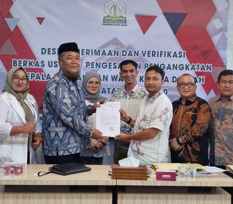DPRK Aceh Tengah Serahkan Berkas Pengesahan Bupati Ke Kantor Gubernur Aceh