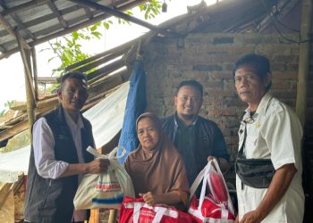Dinsos Pandeglang Kunjungi Warga Terdampak Tanah Longsor Kalimati Karangtanjung