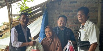 Dinsos Pandeglang Kunjungi Warga Terdampak Tanah Longsor Kalimati Karangtanjung