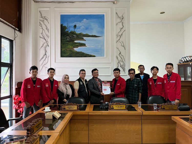 Mahasiswa Gelar Audiensi Dengan DPRD Pandeglang, Bahas Perda Penyelenggaraan Kepemudaan