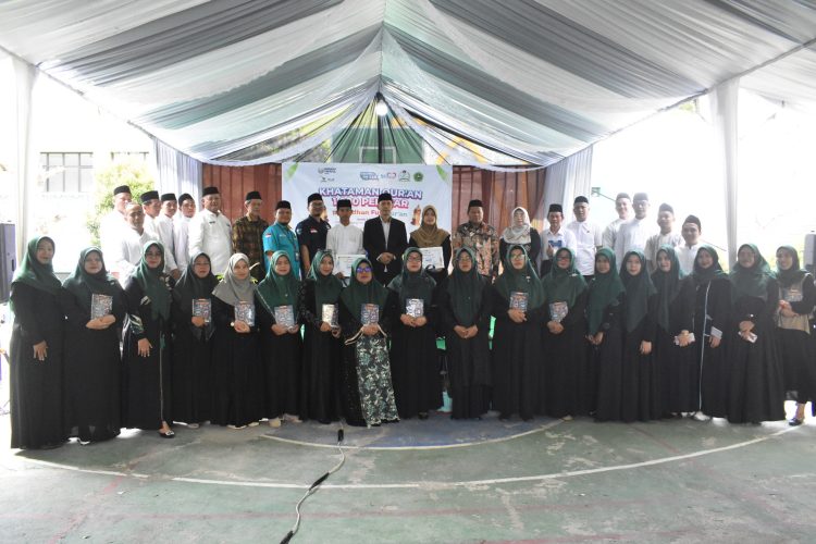 1000 Pelajar Pandeglang Ikuti Khataman Al Qur’an Bersama Amanah Takaful