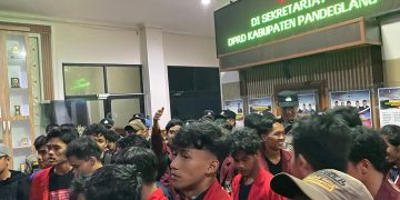 Dianggap Prioritaskan Kepentingan Pribadi, DPRD Pandeglang Digeruduk Mahasiswa
