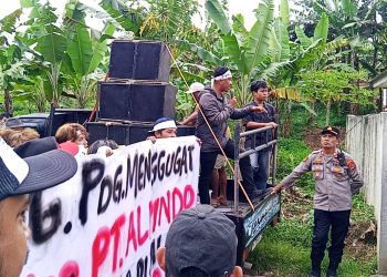 PT ALPINDO di Demo Puluhan Pemuda dan Mahasiswa