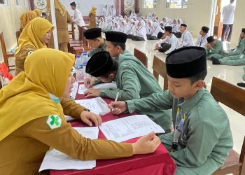 Puskesmas Banjar Berikan Pelayanan Kesehatan Gratis di Ponpes Al Mizan