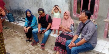 IWOI Pandeglang Berikan Santunan kepada Korban Rumah Roboh di Karang Tanjung