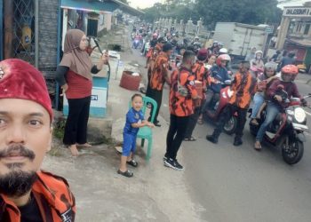 Pemuda Pancasila Majasari Bagikan Ratusan Paket Takjil