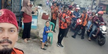 Pemuda Pancasila Majasari Bagikan Ratusan Paket Takjil