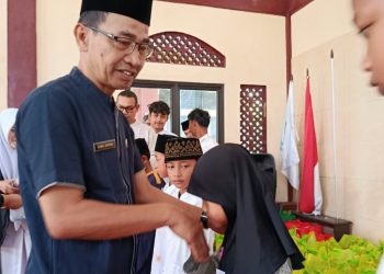SMKN 7 Pandeglang Melalui Rohis Al-Mujadid Salurkan Santunan untuk 60 Anak Yatim