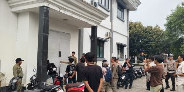 Mahasiswa Pandeglang Gelar Aksi Unjuk Rasa Dugaan Pelanggaran Kode Etik yang Dilakukan Ketua PGRI Kecamatan Patia