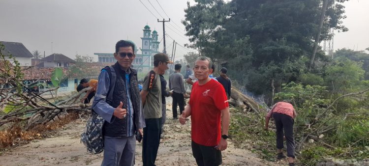 IWOI Kabupaten Serang Apresiasi Respon Cepat Penanganan Pohon Tumbang di Lebak Wangi